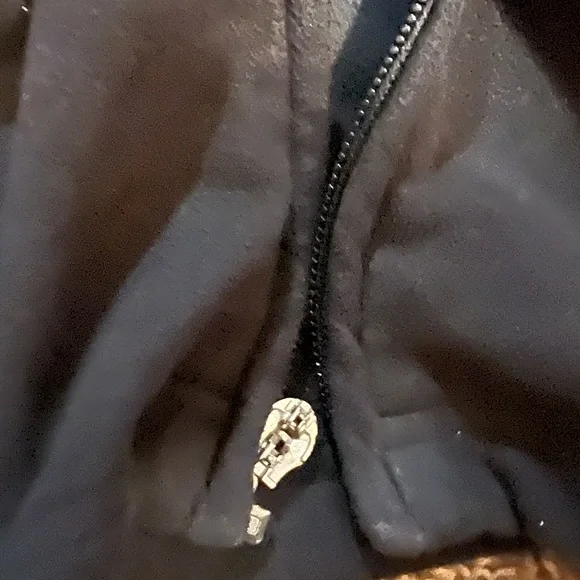 North Face Zip Up  - BROKEN ZIPPER - Picture 2 of 3
